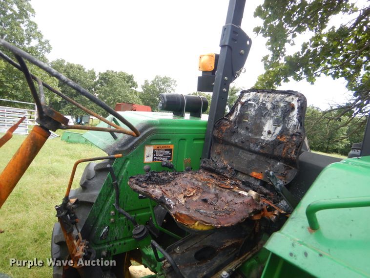 image for item ED9467 2011 John Deere 5065E tractor