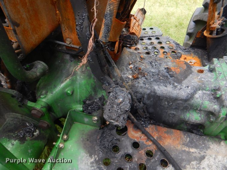 image for item ED9467 2011 John Deere 5065E tractor