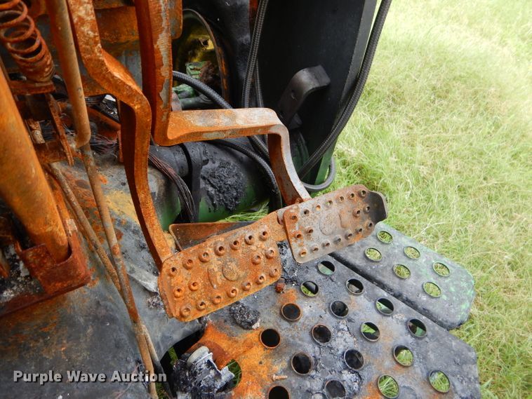 image for item ED9467 2011 John Deere 5065E tractor