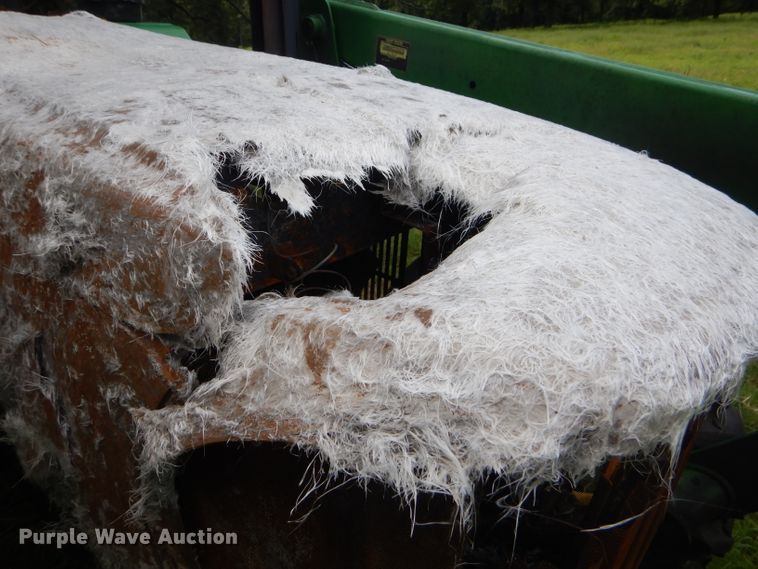 image for item ED9467 2011 John Deere 5065E tractor