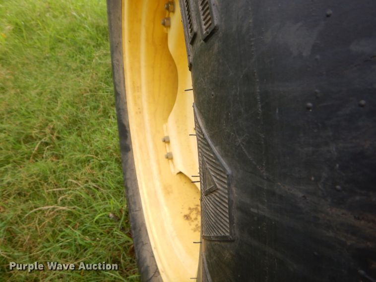 image for item ED9467 2011 John Deere 5065E tractor