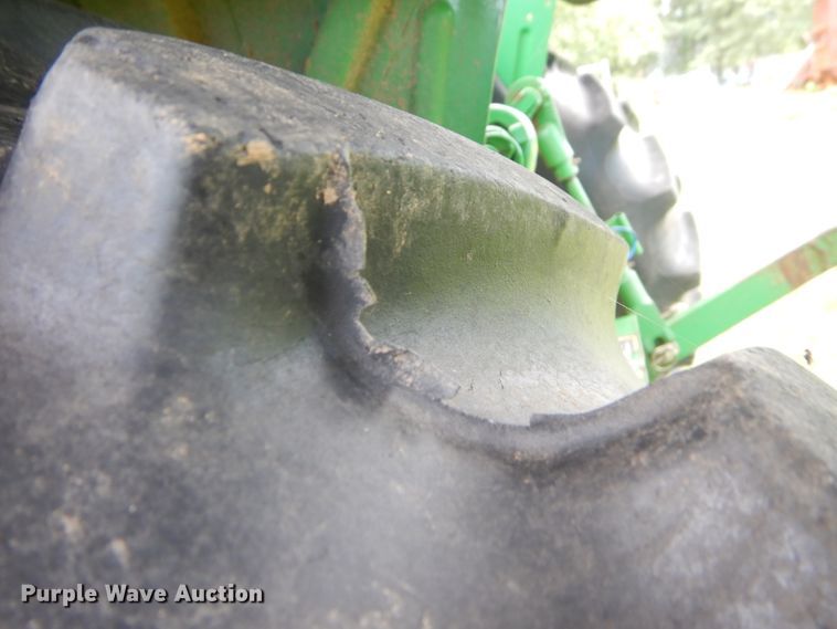 image for item ED9467 2011 John Deere 5065E tractor