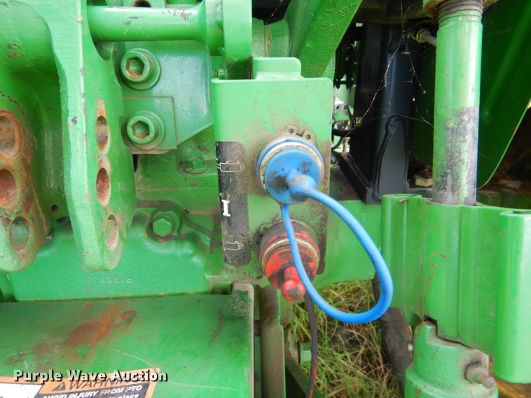 image for item ED9467 2011 John Deere 5065E tractor