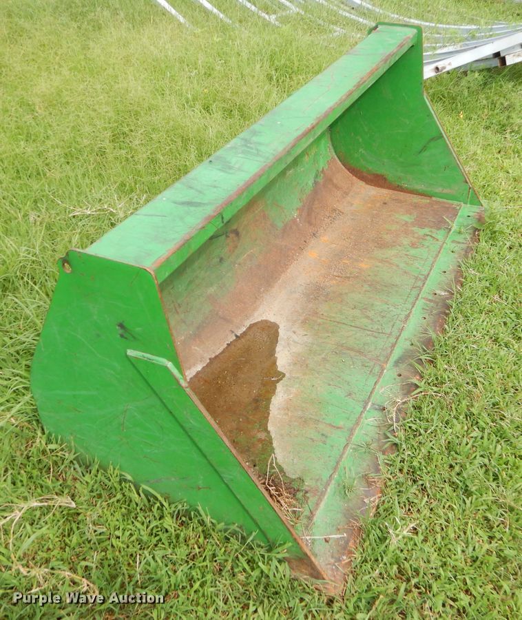 image for item ED9467 2011 John Deere 5065E tractor