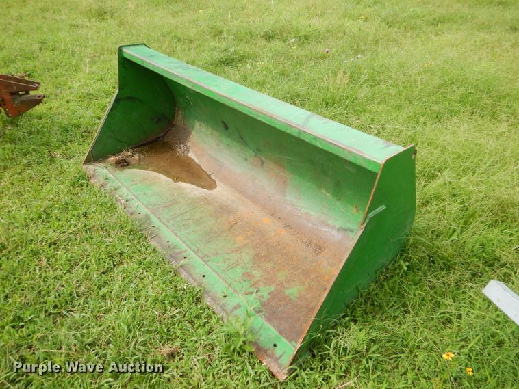 image for item ED9467 2011 John Deere 5065E tractor