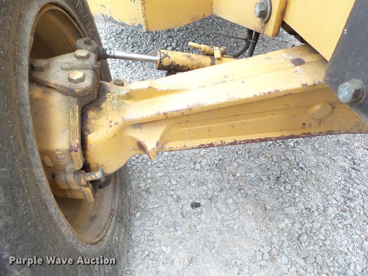 image for item EM9780 1997 Ford 545A MFWD tractor