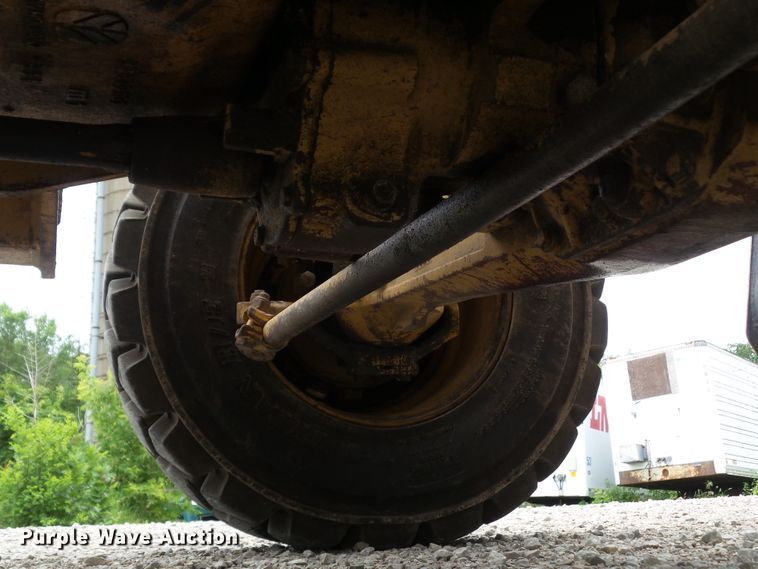 image for item EM9780 1997 Ford 545A MFWD tractor