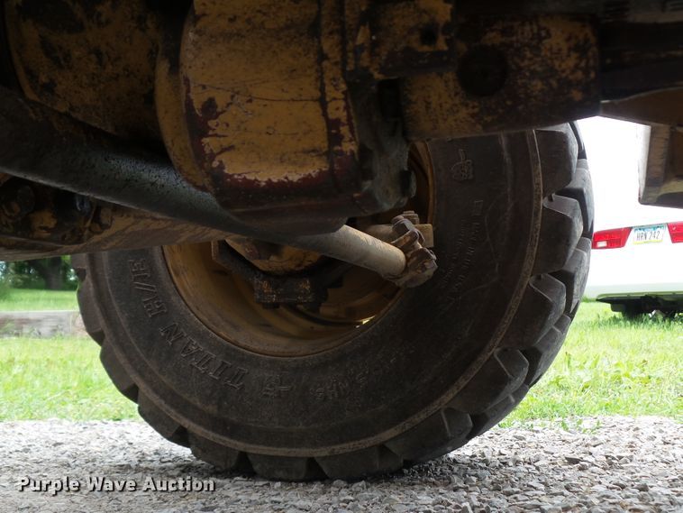 image for item EM9780 1997 Ford 545A MFWD tractor