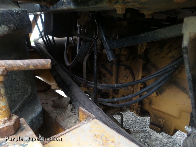 image for item EM9780 1997 Ford 545A MFWD tractor