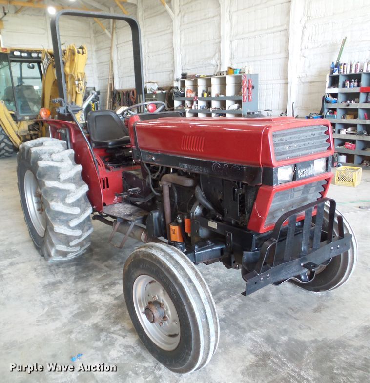 image for item EM9781 1989 Case IH 385 tractor