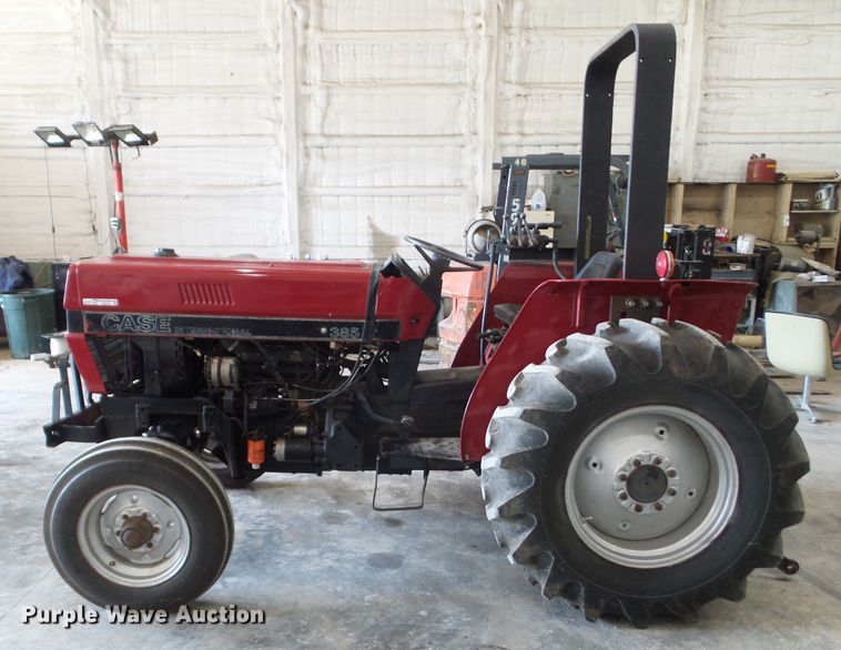 image for item EM9781 1989 Case IH 385 tractor