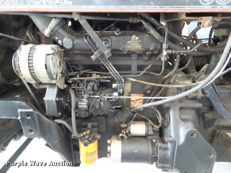 image for item EM9781 1989 Case IH 385 tractor