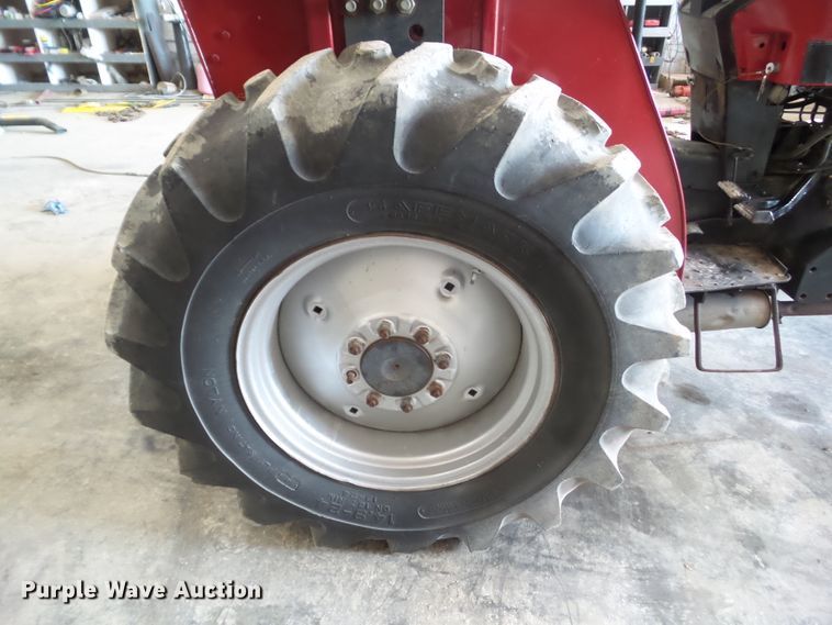 image for item EM9781 1989 Case IH 385 tractor