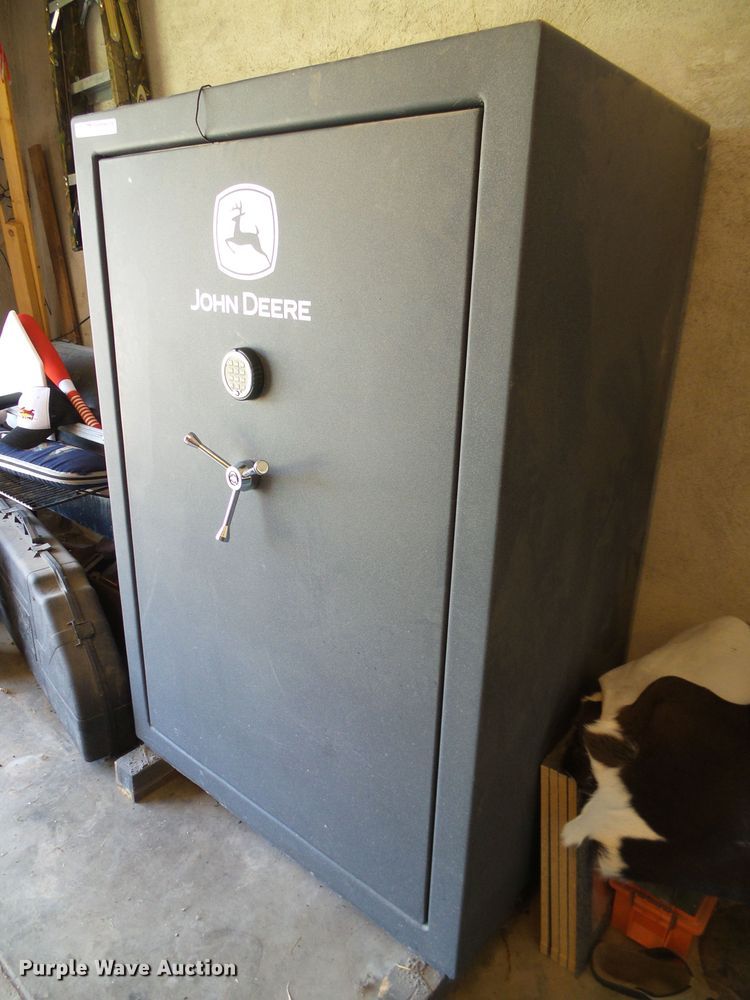 image for item EQ9108 John Deere gun safe