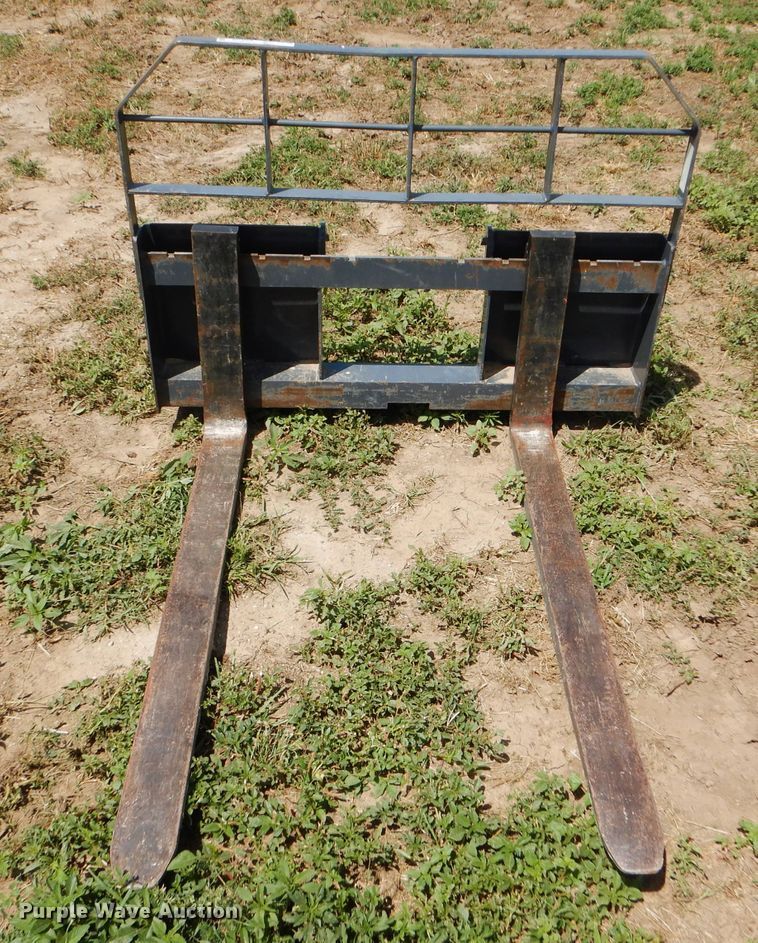 image for item EQ9109 Skid steer pallet forks