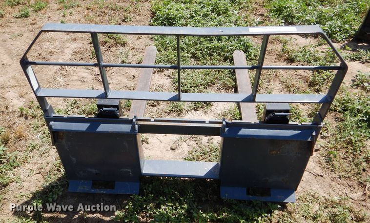 image for item EQ9109 Skid steer pallet forks