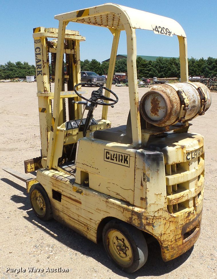 Clark forklift in Sublette, KS Item EQ9118 sold Purple Wave