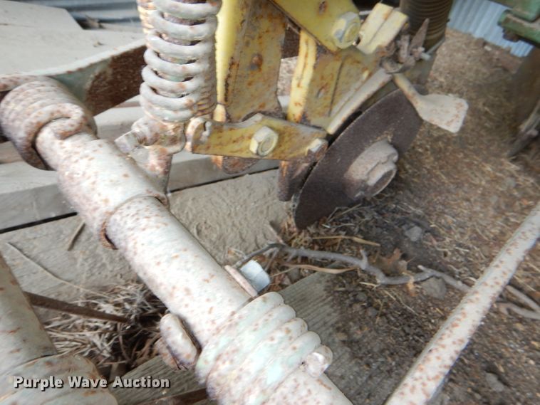 image for item FP9073 John Deere 1250 planter