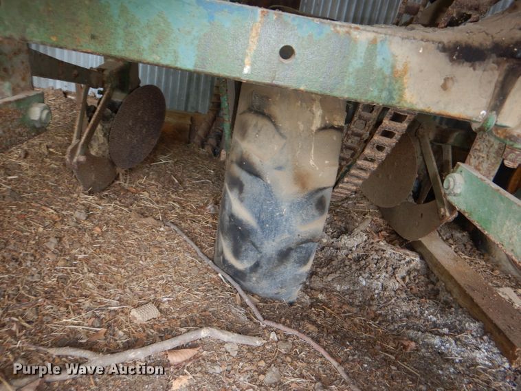 image for item FP9073 John Deere 1250 planter