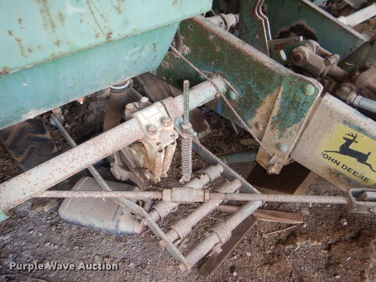 image for item FP9073 John Deere 1250 planter