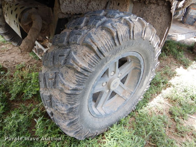 image for item FY9506 2011 John Deere 825i Gator utility vehicle