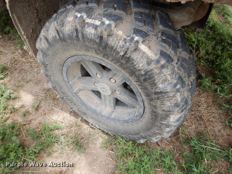 image for item FY9506 2011 John Deere 825i Gator utility vehicle