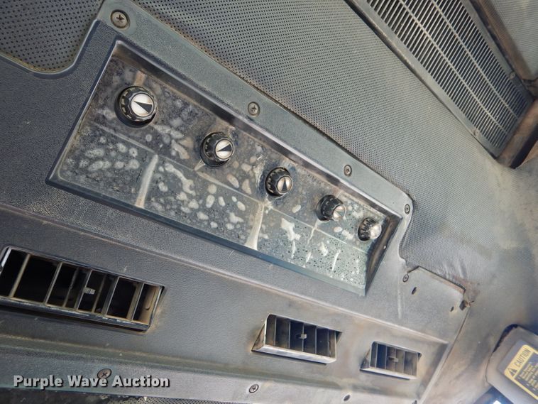 image for item FY9510 1980 John Deere 4440 tractor