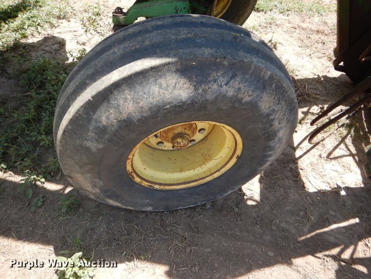 image for item FY9510 1980 John Deere 4440 tractor