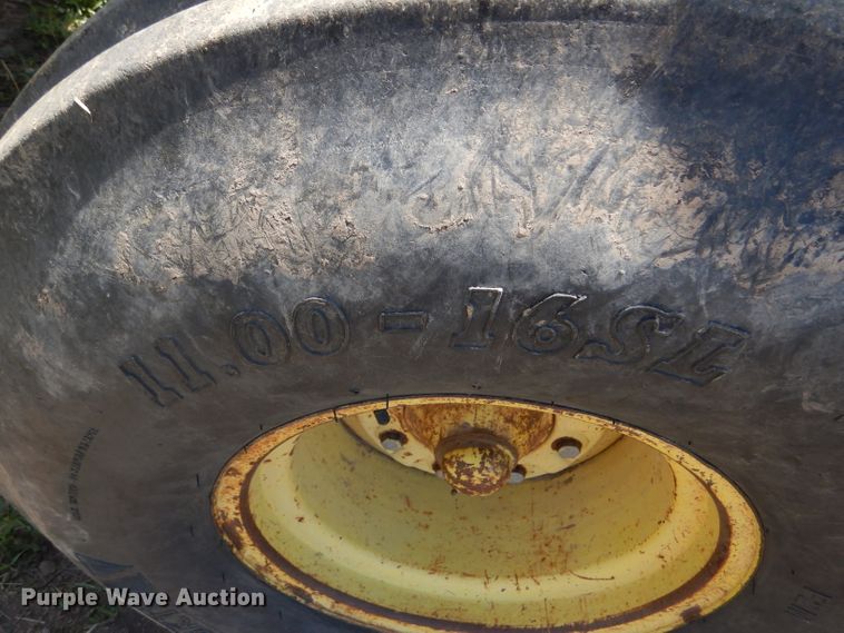 image for item FY9510 1980 John Deere 4440 tractor