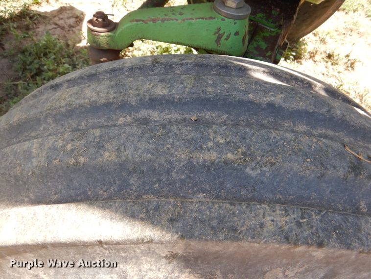 image for item FY9510 1980 John Deere 4440 tractor