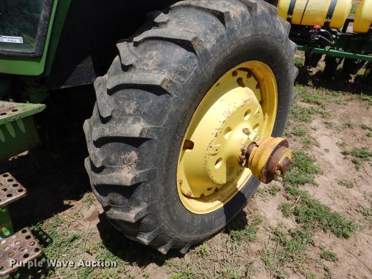 image for item FY9510 1980 John Deere 4440 tractor
