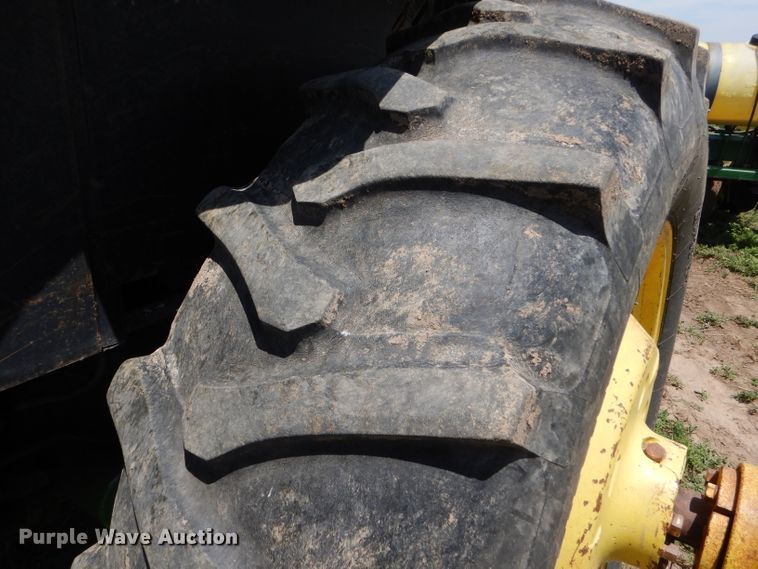 image for item FY9510 1980 John Deere 4440 tractor