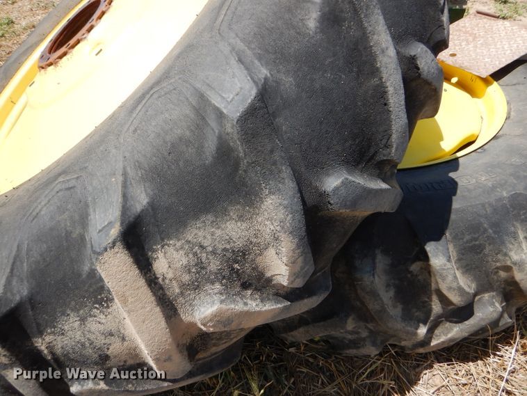 image for item FY9510 1980 John Deere 4440 tractor