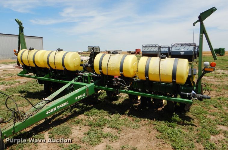 image for item FY9511 John Deere 7200 no-till planter