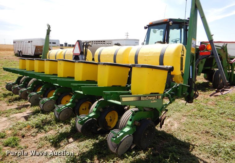 image for item FY9511 John Deere 7200 no-till planter
