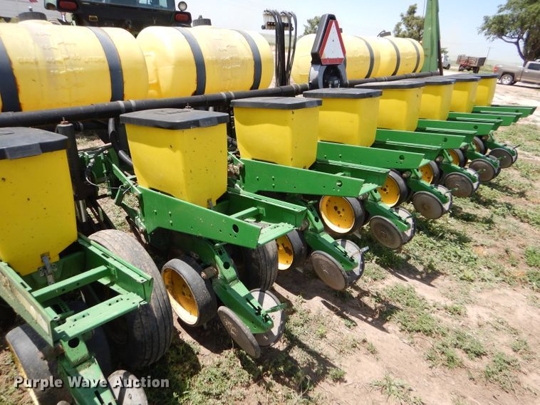 image for item FY9511 John Deere 7200 no-till planter