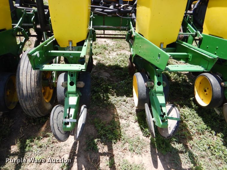 image for item FY9511 John Deere 7200 no-till planter