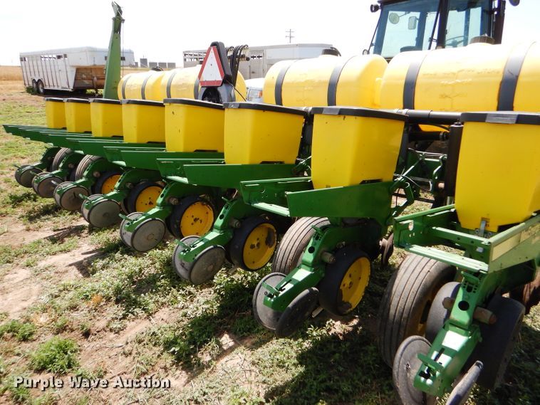 image for item FY9511 John Deere 7200 no-till planter