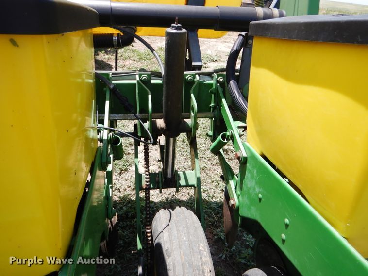 image for item FY9511 John Deere 7200 no-till planter