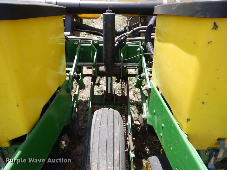 image for item FY9511 John Deere 7200 no-till planter