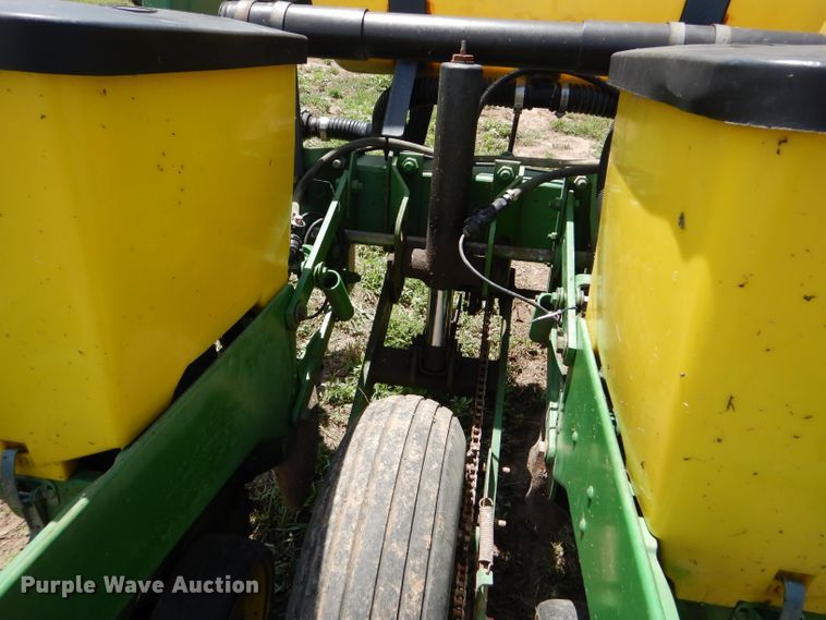 image for item FY9511 John Deere 7200 no-till planter