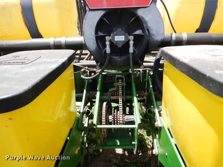 image for item FY9511 John Deere 7200 no-till planter