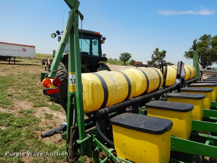 image for item FY9511 John Deere 7200 no-till planter