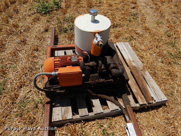 image for item FY9513 Livestock squeeze chute