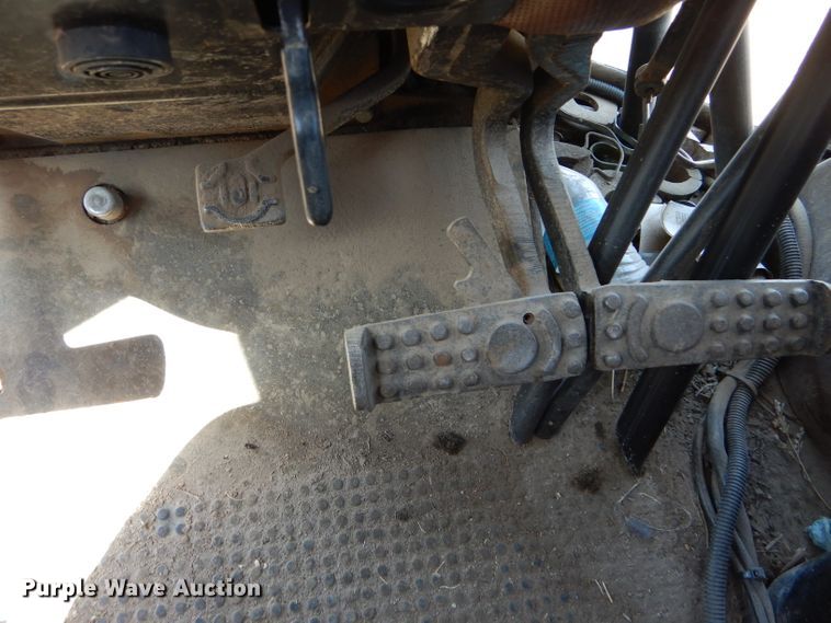 image for item FY9516 1988 John Deere 4850 MFWD tractor