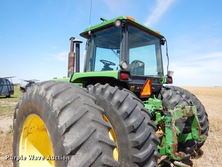image for item FY9516 1988 John Deere 4850 MFWD tractor