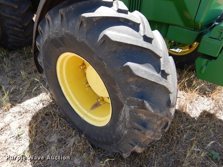 image for item FY9516 1988 John Deere 4850 MFWD tractor