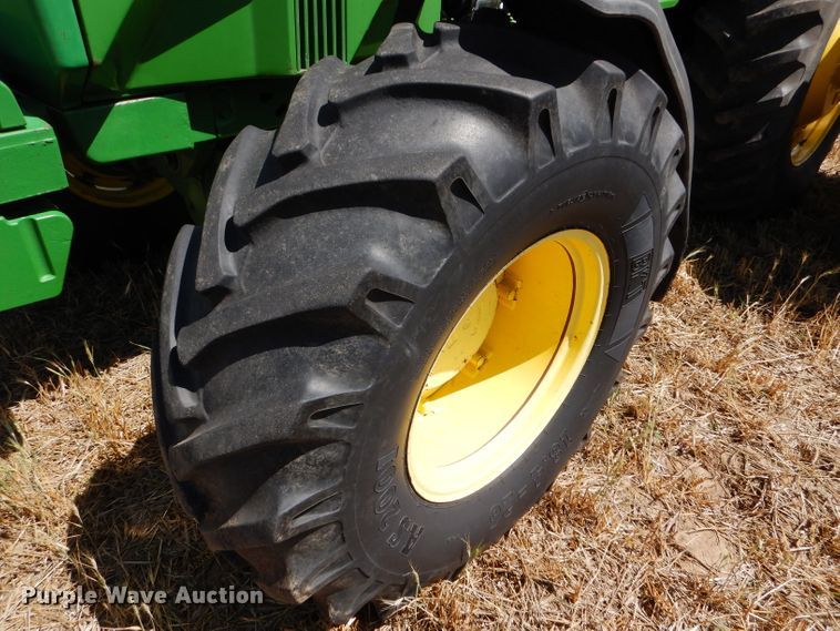 image for item FY9516 1988 John Deere 4850 MFWD tractor