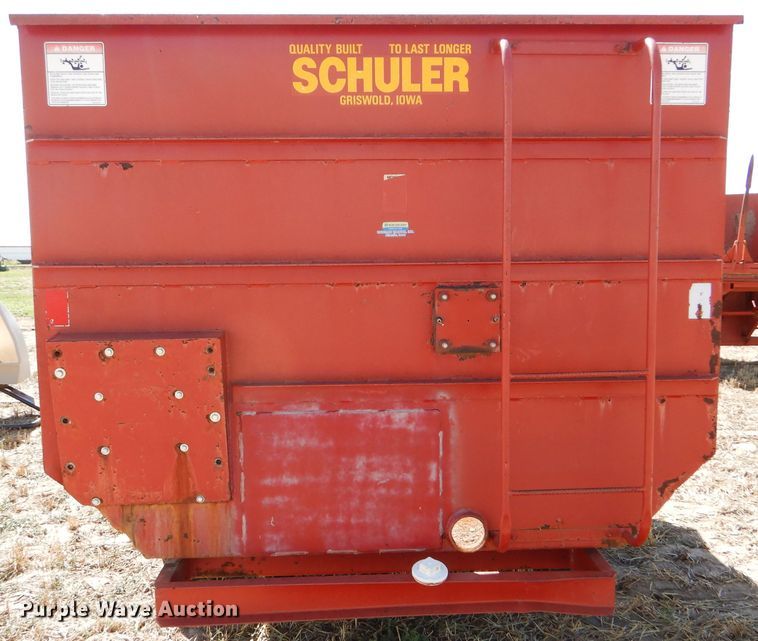 image for item FY9533 Schuler SRM262 feed mixer