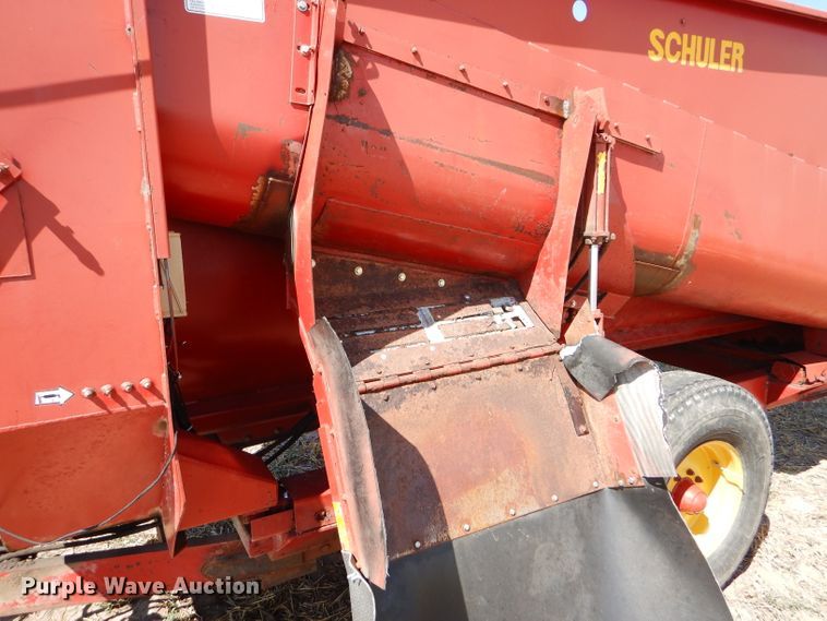 image for item FY9533 Schuler SRM262 feed mixer